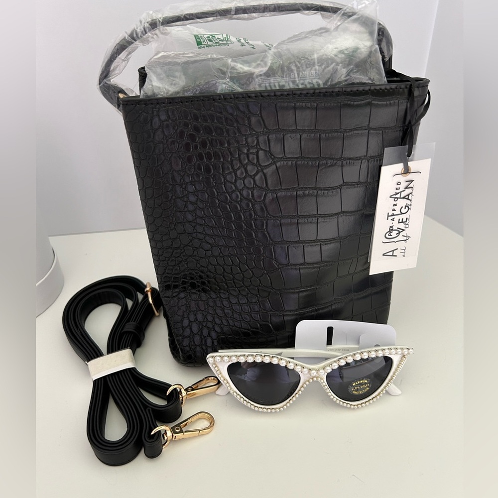 NWT AOTA Croc Grain Vegan Leather Crossbody Bucket Bag